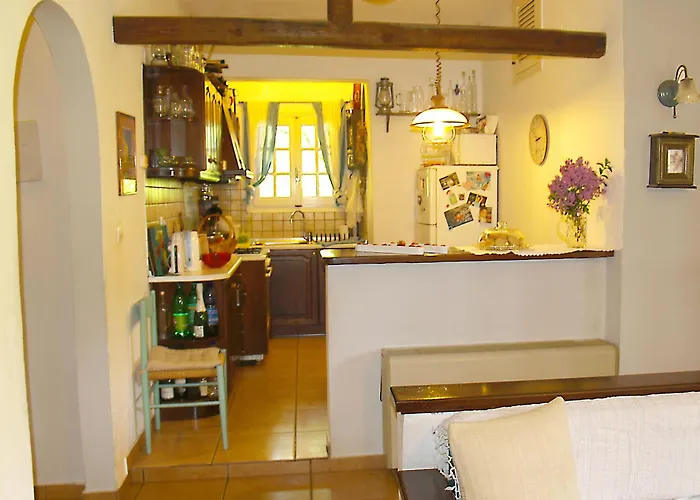 House Near The Of And Mirtiotissa In Vatos Corfu アパート エルモネス